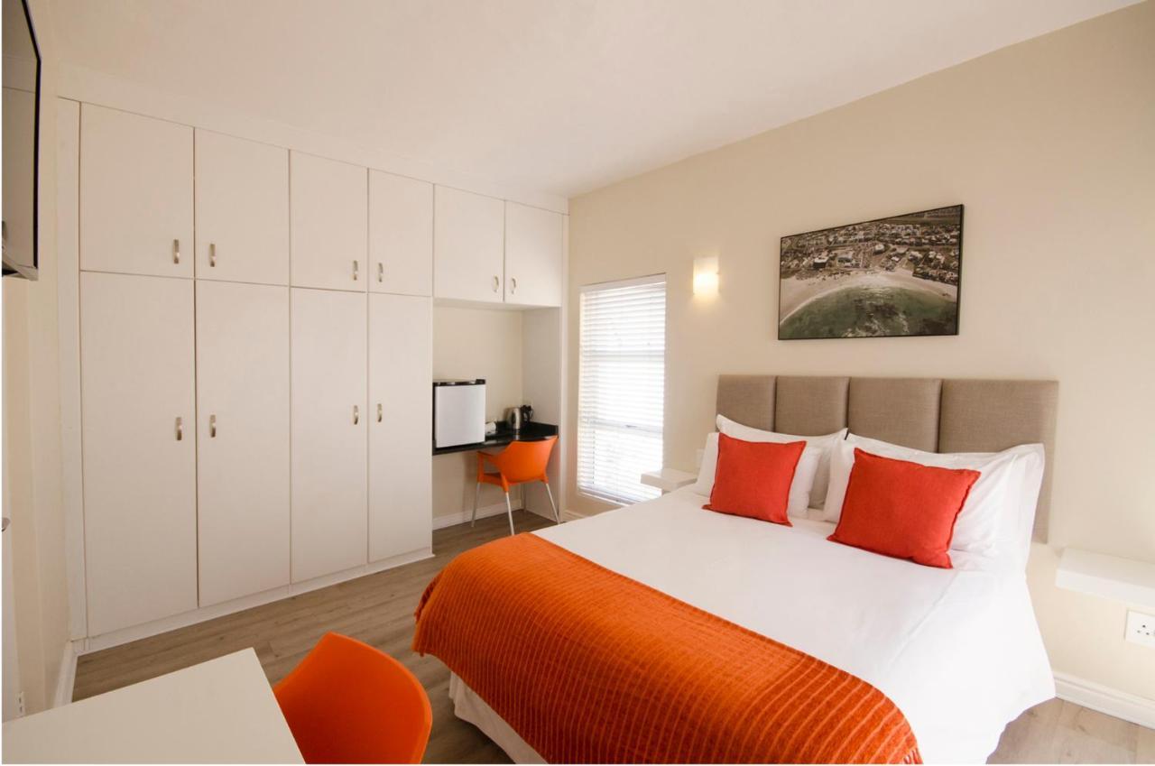 Small Bay Guest House โบลแบร์กสตรานด์ ภายนอก รูปภาพ