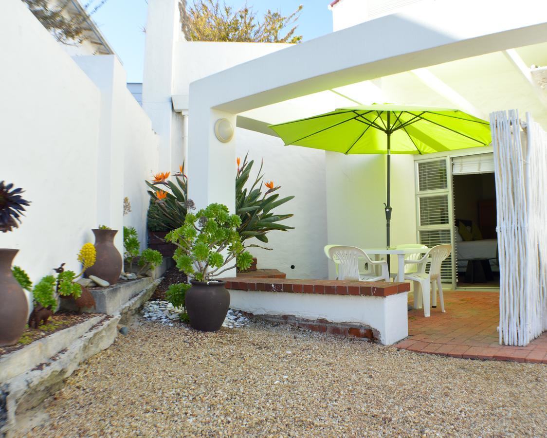Small Bay Guest House โบลแบร์กสตรานด์ ภายนอก รูปภาพ